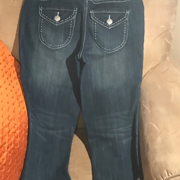 INC Denim Crops - Picture 1 of 2